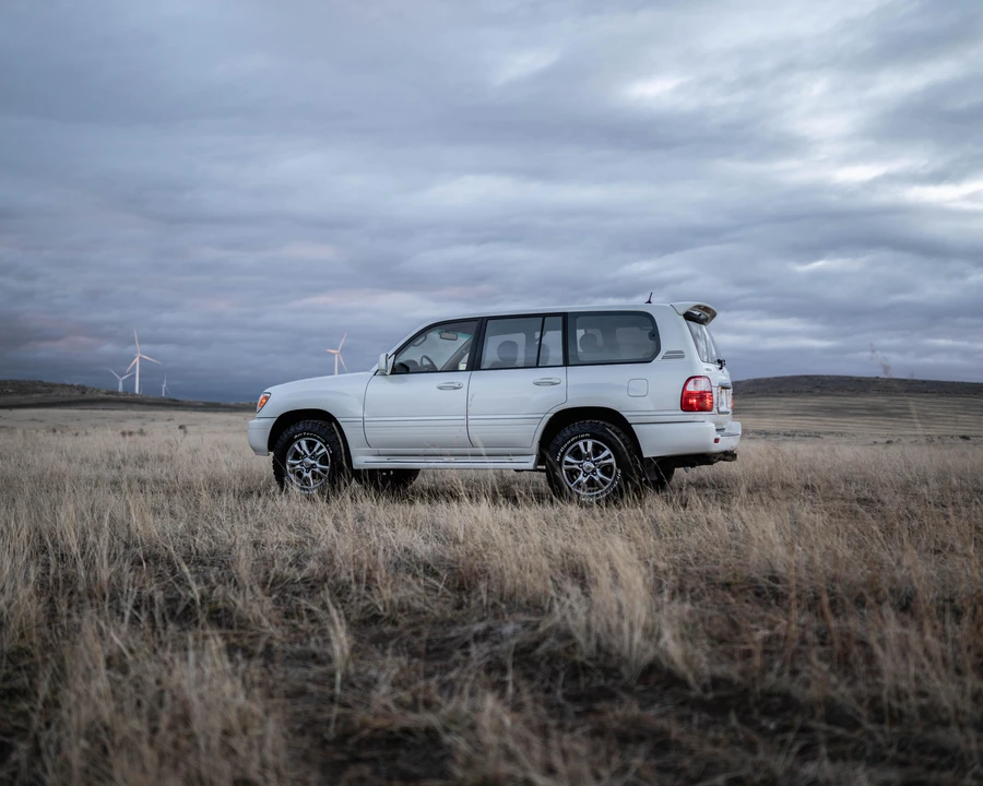 2003 Lexus LX 2nd Gen - Image 10 of 19