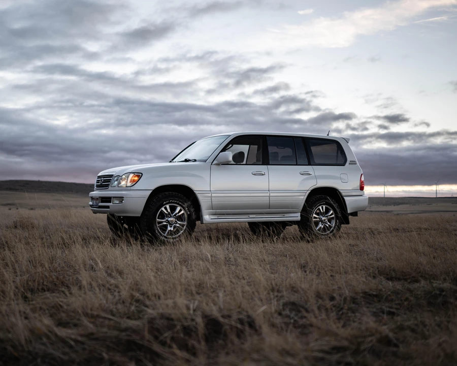 2003 Lexus LX 2nd Gen - Image 9 of 19