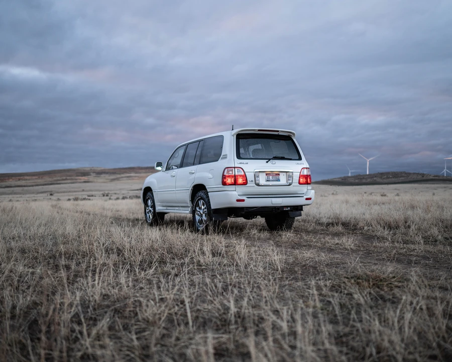 2003 Lexus LX 2nd Gen - Image 11 of 19