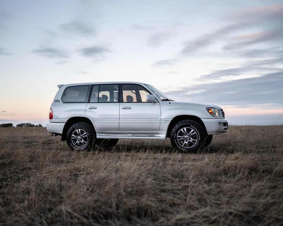 2003 Lexus LX 2nd Gen - Image 17 of 19