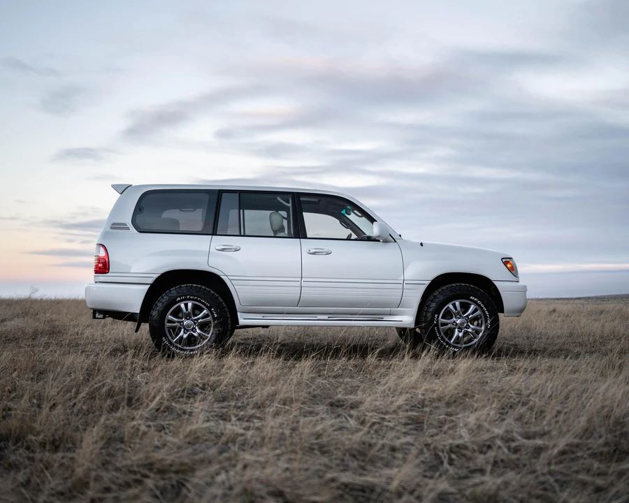 2003 Lexus LX 2nd Gen - Image 16 of 19
