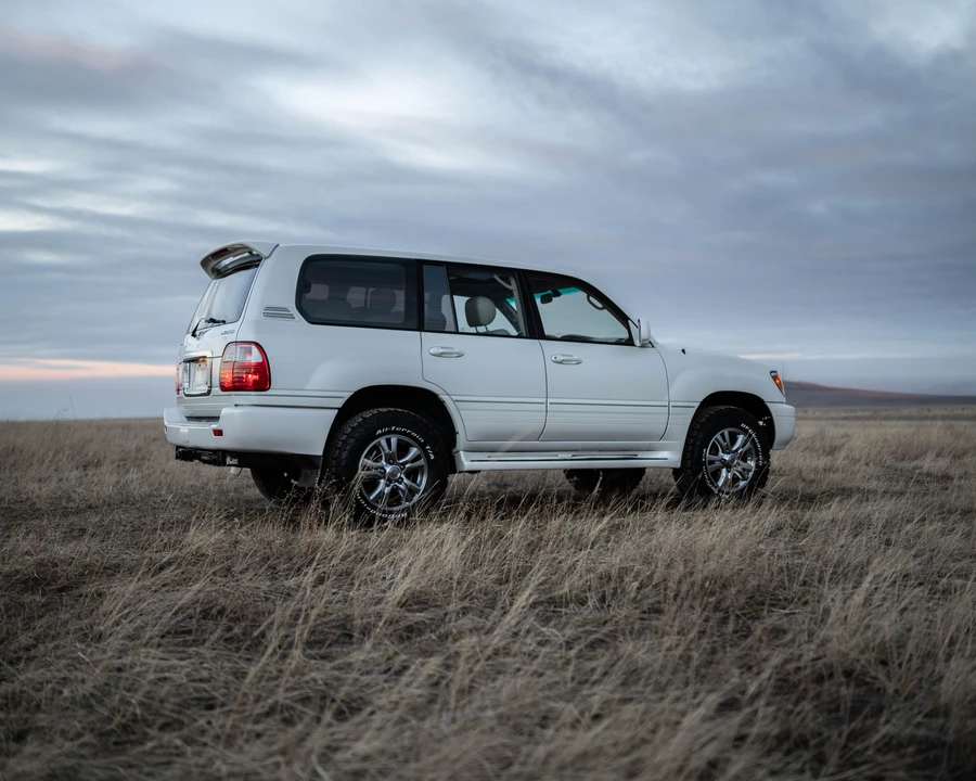 2003 Lexus LX 2nd Gen - Image 15 of 19