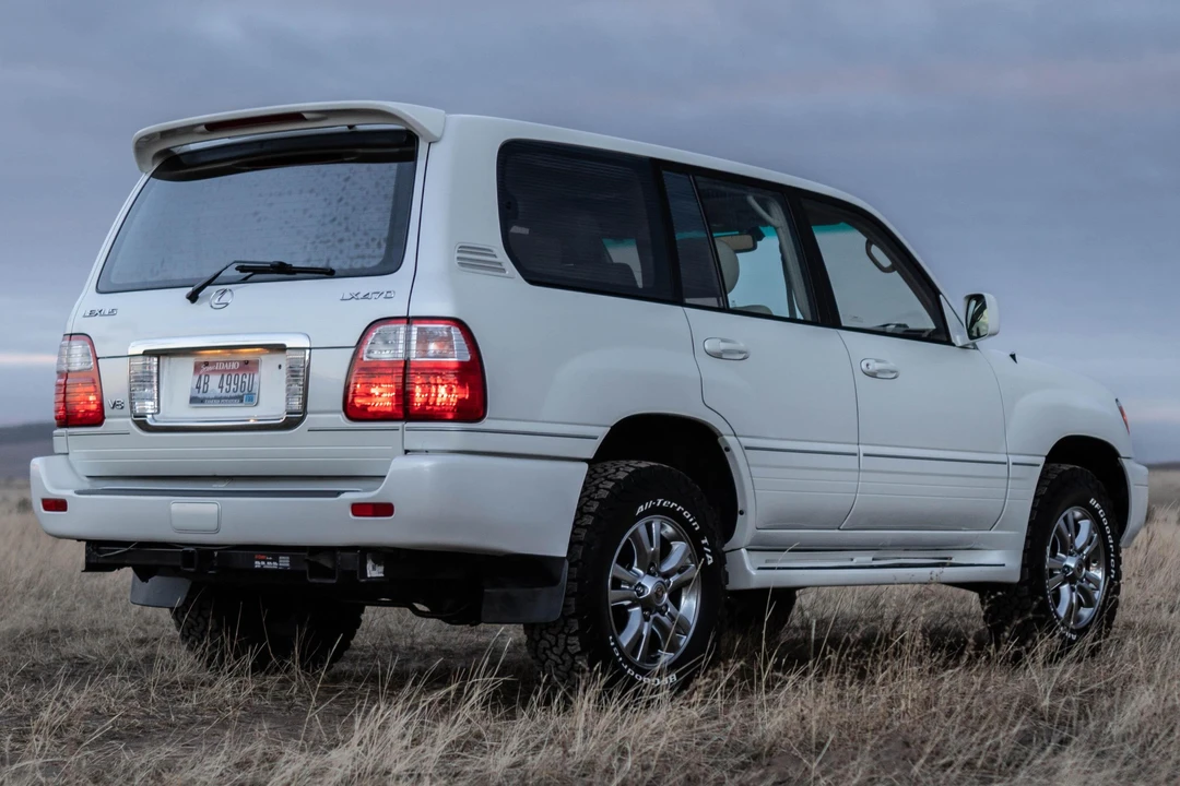 2003 Lexus LX 2nd Gen - Image 4 of 19