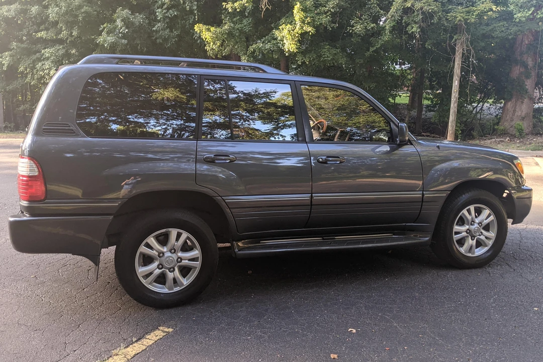 2003 Lexus LX 2nd Gen - Image 3 of 31