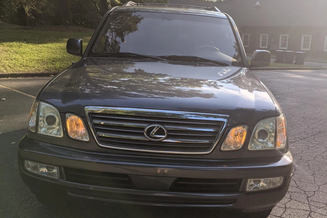 2003 Lexus LX 2nd Gen - Image 2 of 31