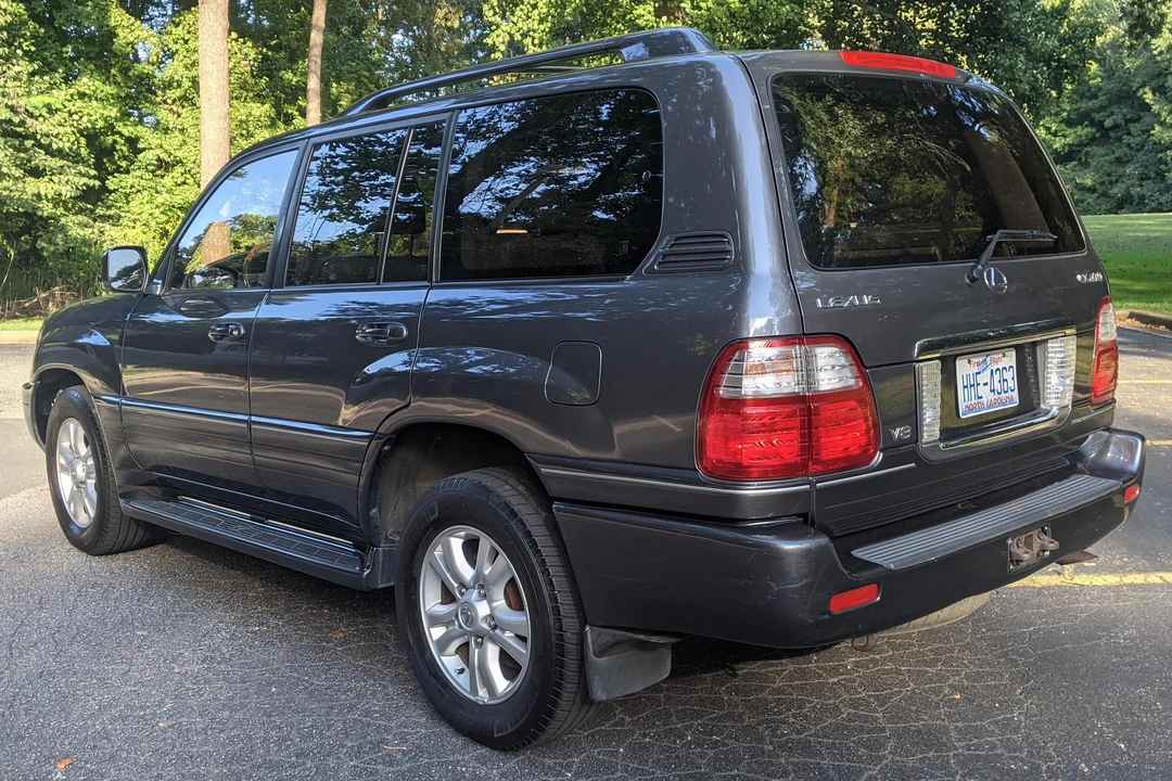 2003 Lexus LX 2nd Gen - Image 4 of 31