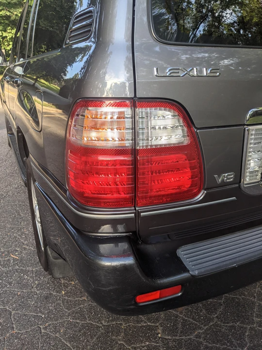 2003 Lexus LX 2nd Gen - Image 19 of 31