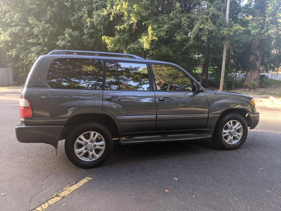 2003 Lexus LX 2nd Gen - Image 14 of 31