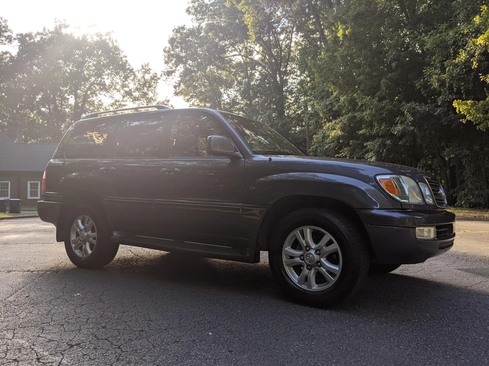 2003 Lexus LX 2nd Gen - Image 16 of 31