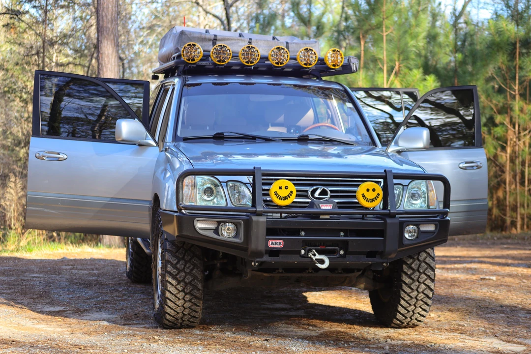 2003 Lexus LX 2nd Gen - Image 12 of 30