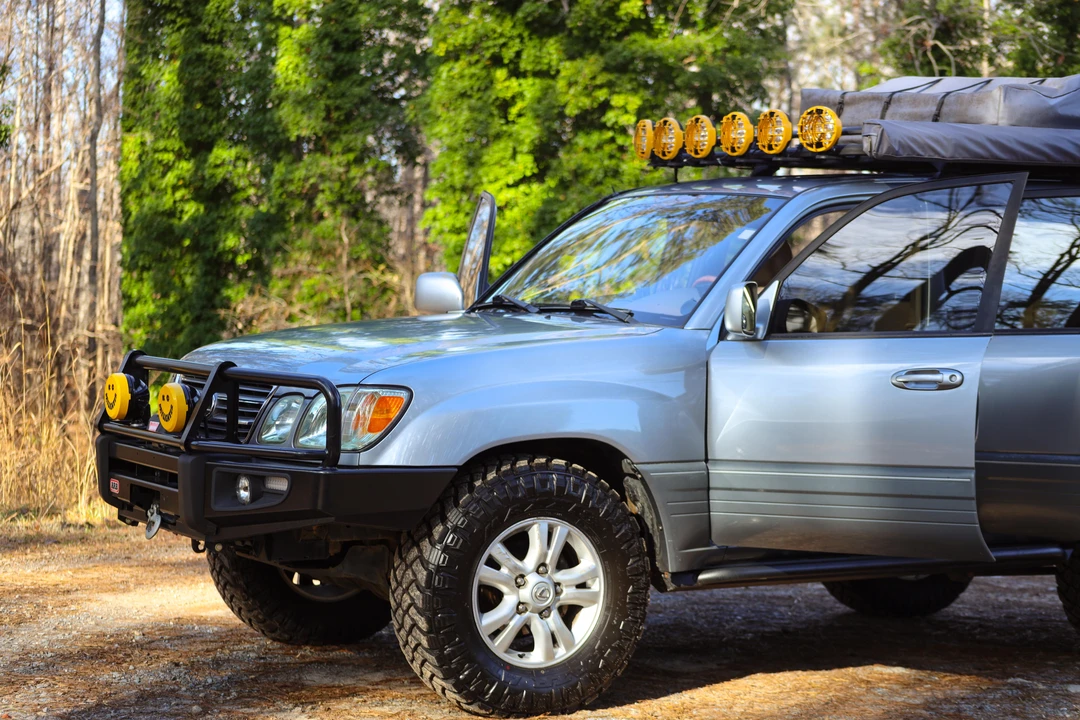2003 Lexus LX 2nd Gen - Image 28 of 30