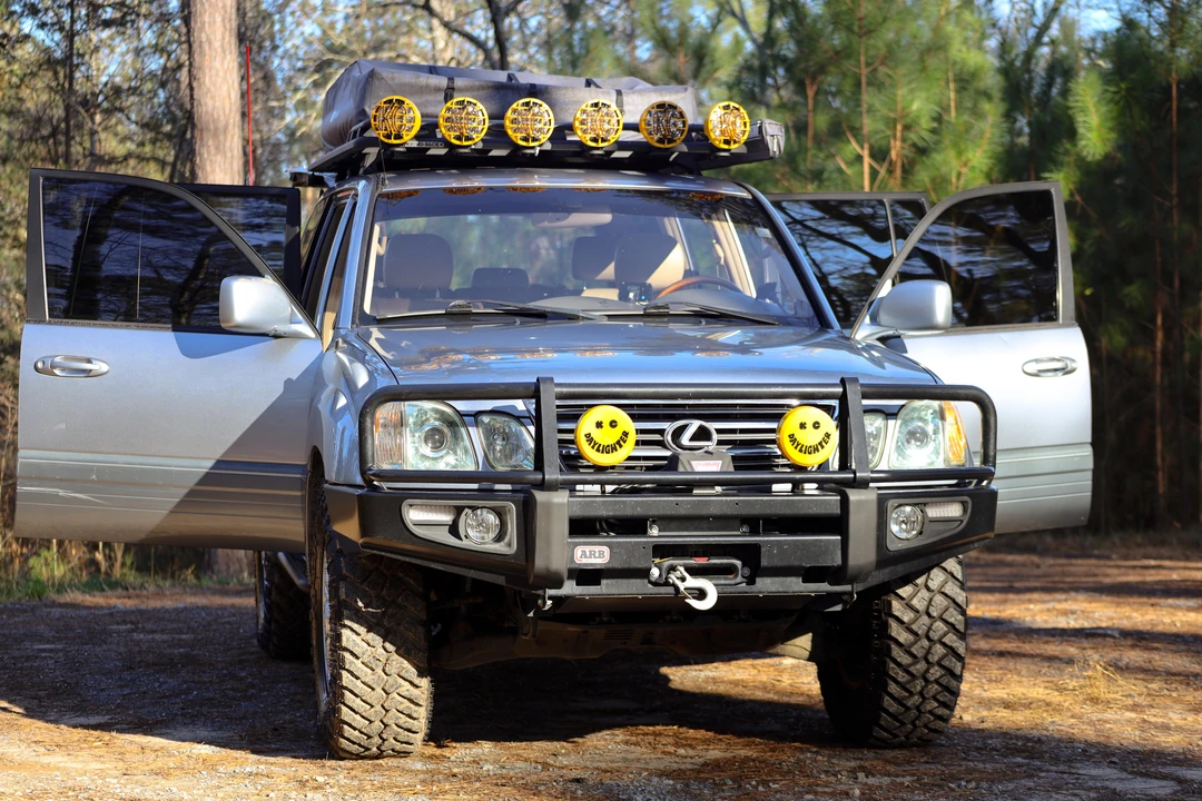 2003 Lexus LX 2nd Gen - Image 13 of 30