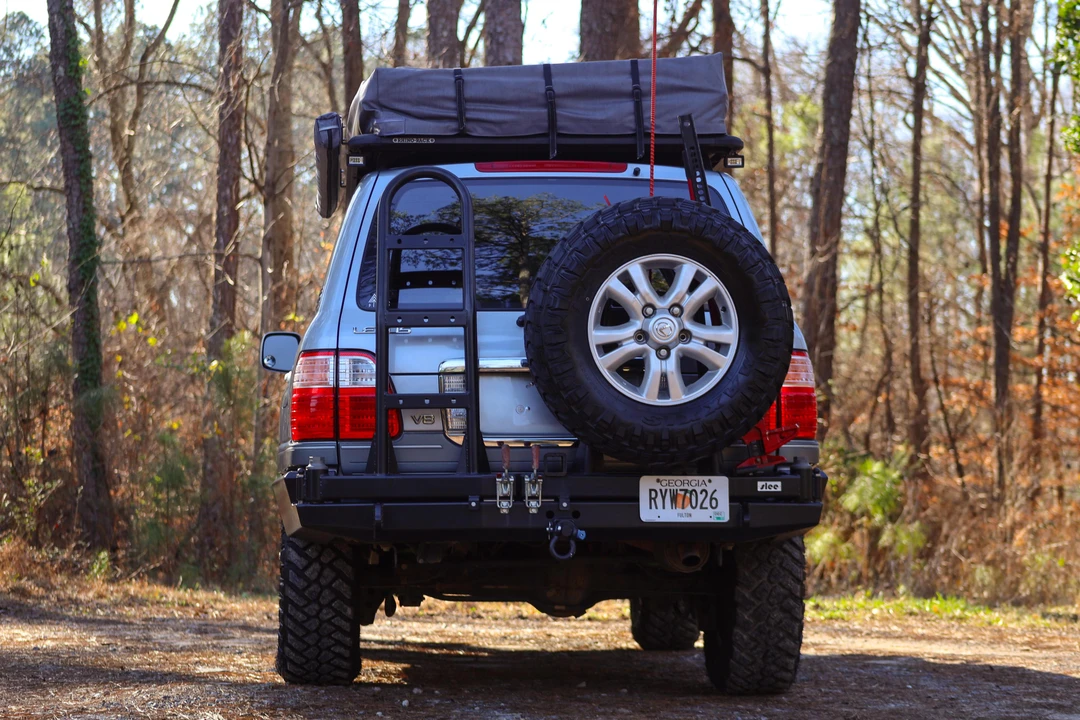 2003 Lexus LX 2nd Gen - Image 10 of 30