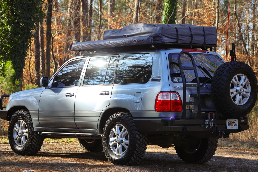 2003 Lexus LX 2nd Gen - Image 5 of 30