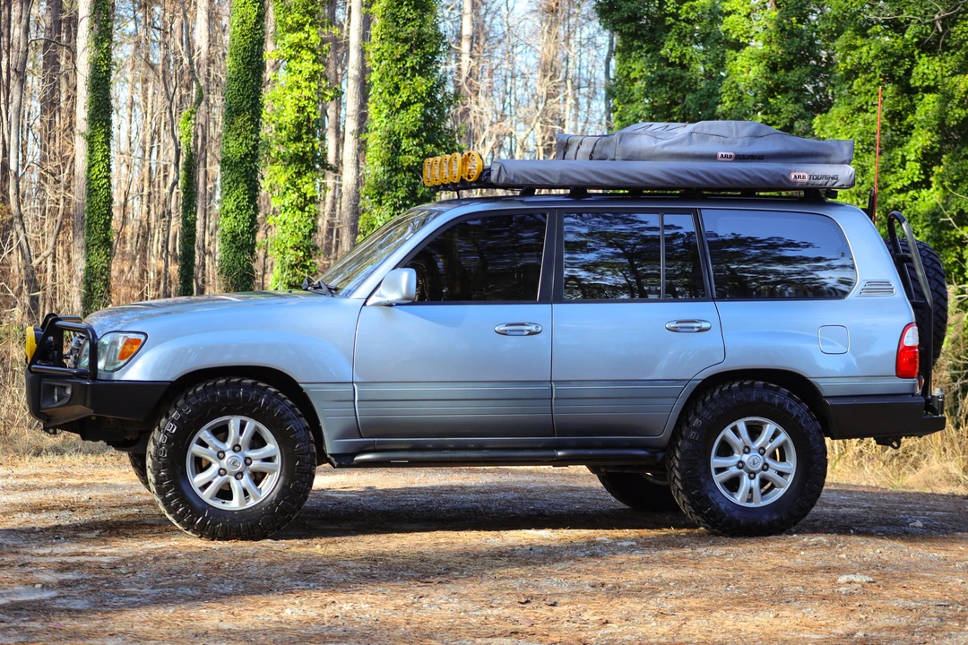 2003 Lexus LX 2nd Gen - Image 4 of 30