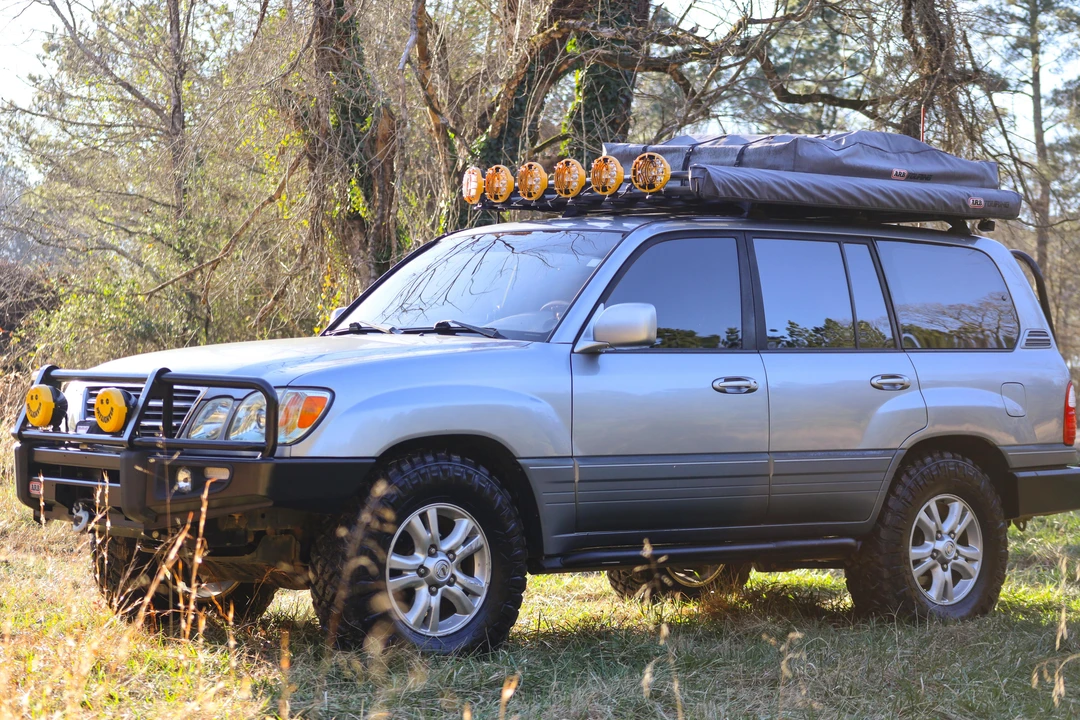 2003 Lexus LX 2nd Gen - Image 3 of 30