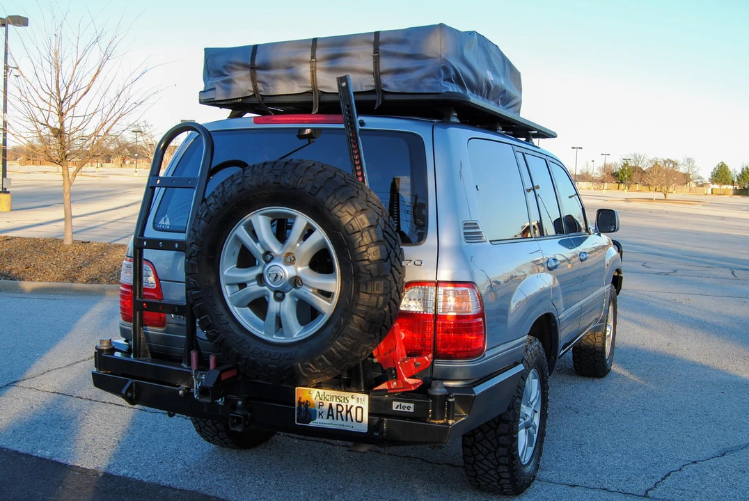 2003 Lexus LX 2nd Gen - Image 15 of 31