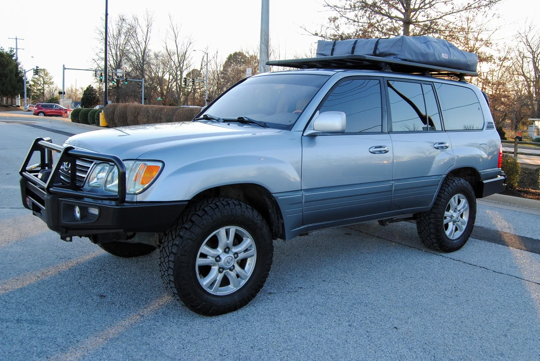 2003 Lexus LX 2nd Gen - Image 7 of 31