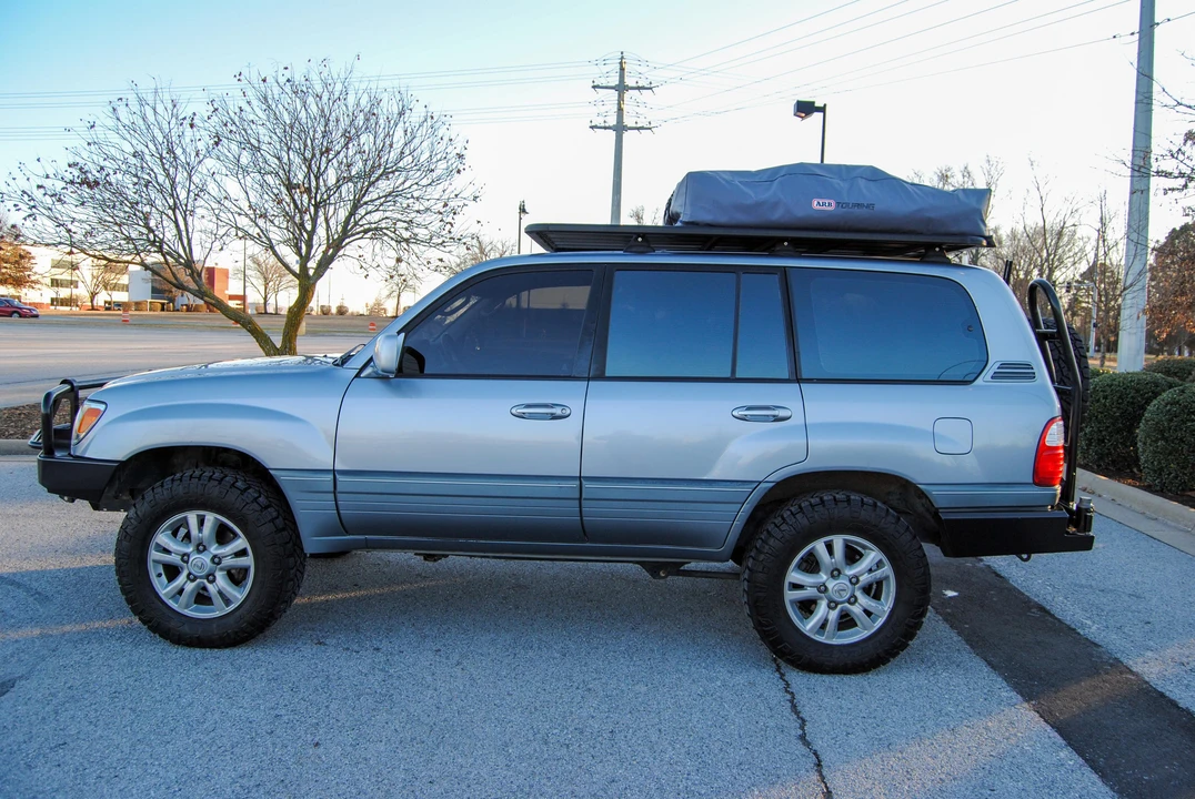 2003 Lexus LX 2nd Gen - Image 3 of 31