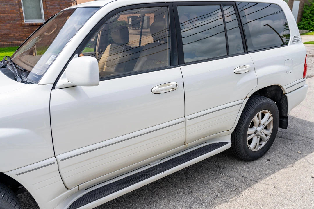 2003 Lexus LX 2nd Gen - Image 18 of 31