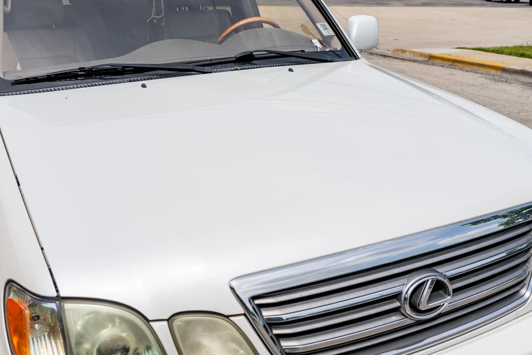 2003 Lexus LX 2nd Gen - Image 11 of 31
