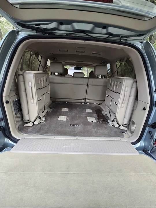 2003 Lexus LX 2nd Gen - Image 13 of 19