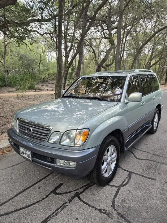2003 Lexus LX 2nd Gen - Image 2 of 19
