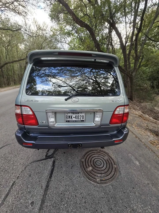 2003 Lexus LX 2nd Gen - Image 8 of 19