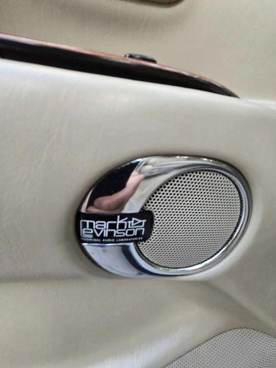 2003 Lexus LX 2nd Gen - Image 16 of 19