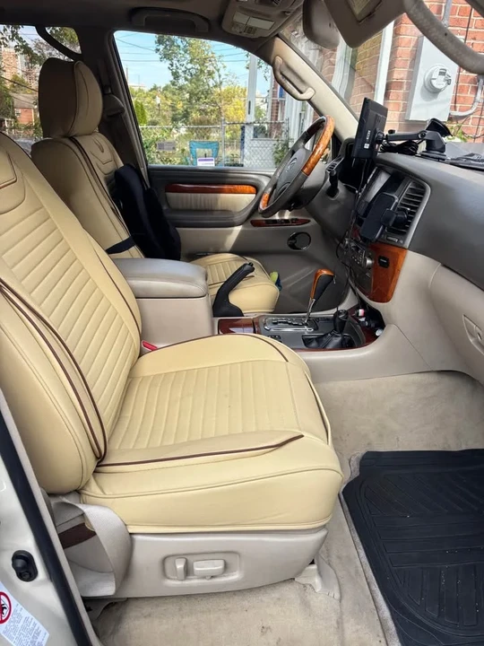 2003 Lexus LX 2nd Gen - Image 3 of 10