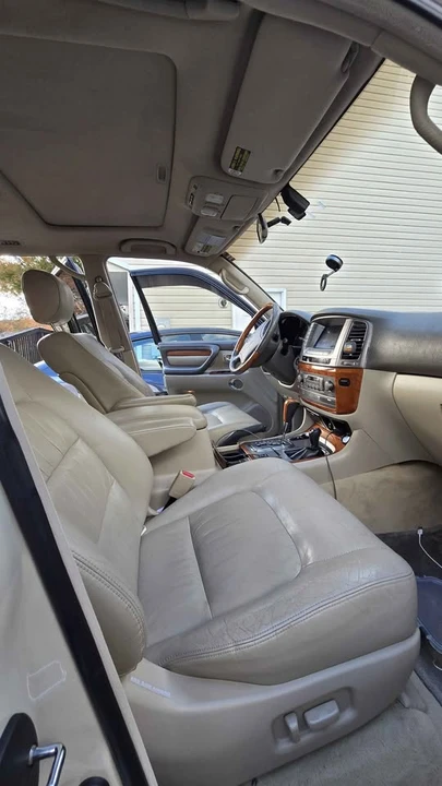 2003 Lexus LX 2nd Gen - Image 9 of 19
