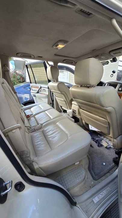 2003 Lexus LX 2nd Gen - Image 10 of 19