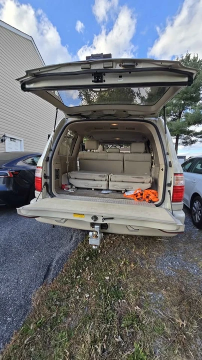 2003 Lexus LX 2nd Gen - Image 12 of 19