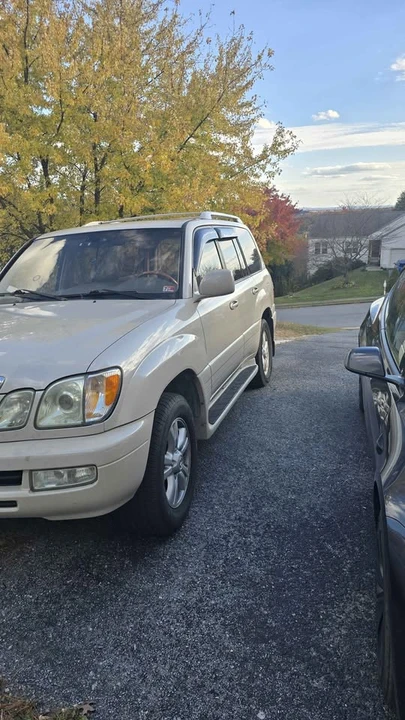 2003 Lexus LX 2nd Gen - Image 3 of 19