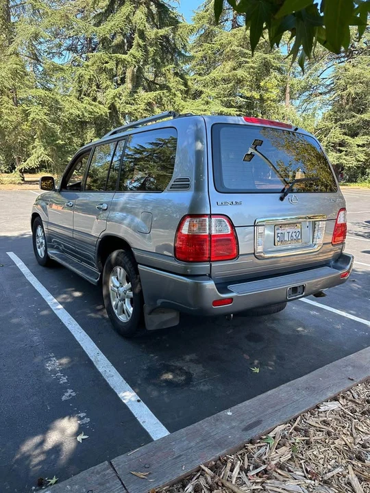 2003 Lexus LX 2nd Gen - Image 4 of 8