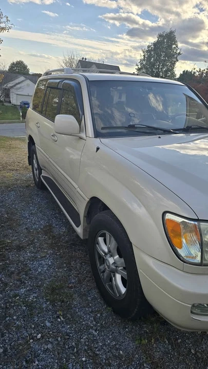 2003 Lexus LX 2nd Gen - Image 4 of 19