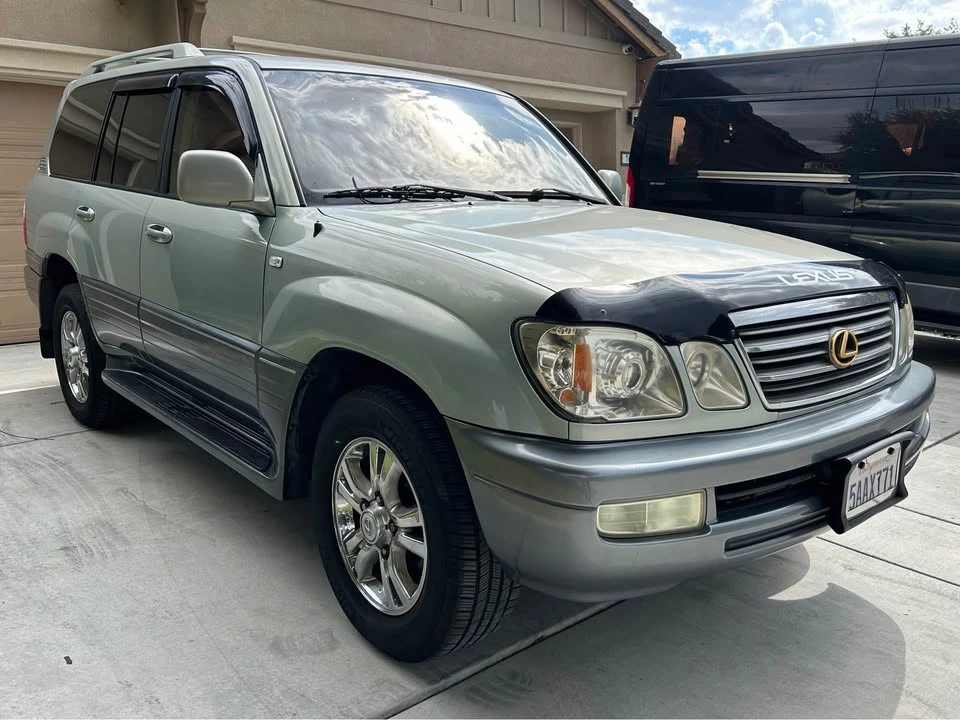 2003 Lexus LX 2nd Gen - Image 3 of 9