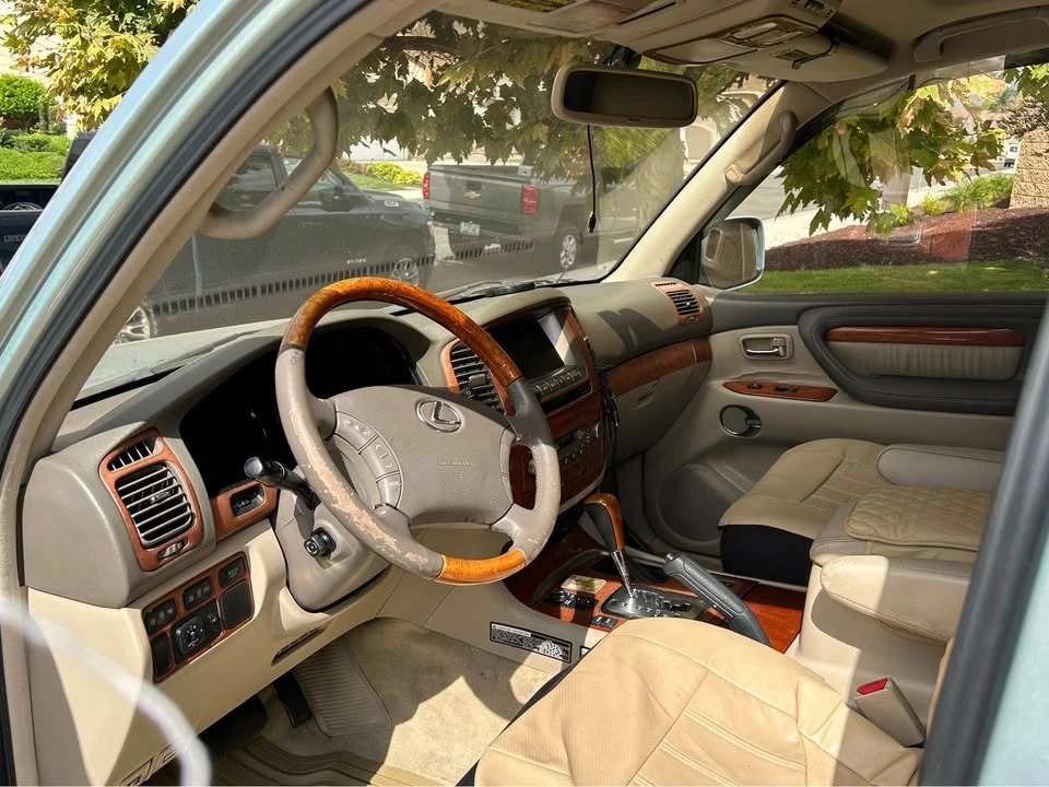 2003 Lexus LX 2nd Gen - Image 5 of 9