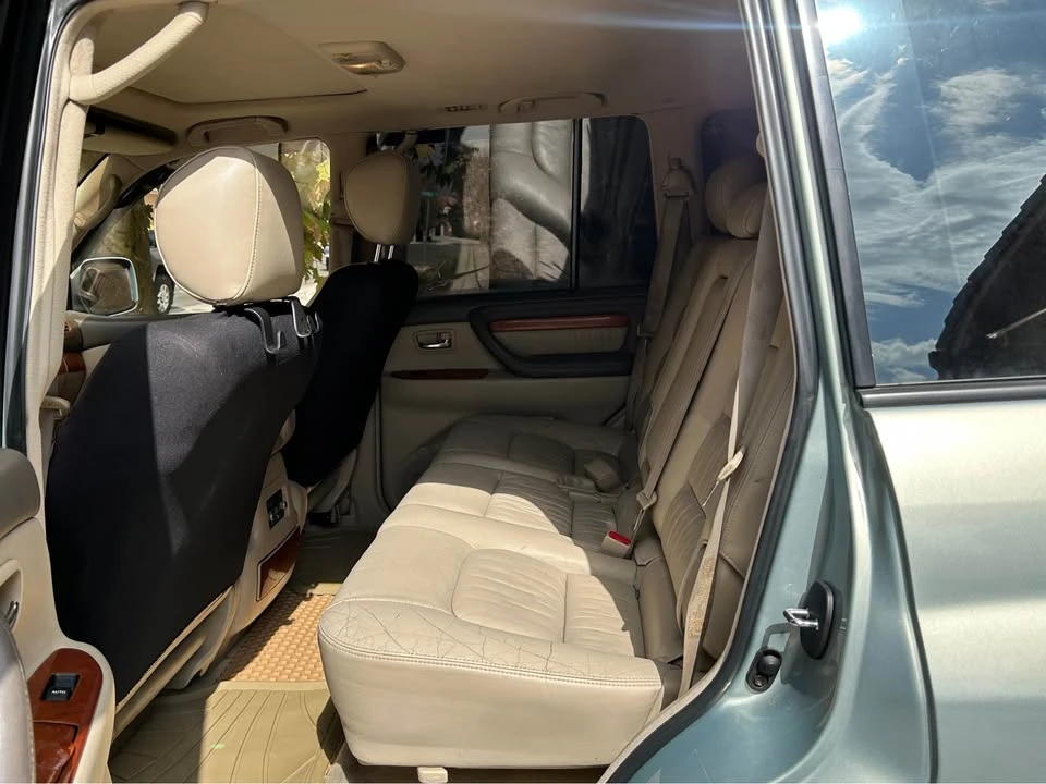 2003 Lexus LX 2nd Gen - Image 7 of 9