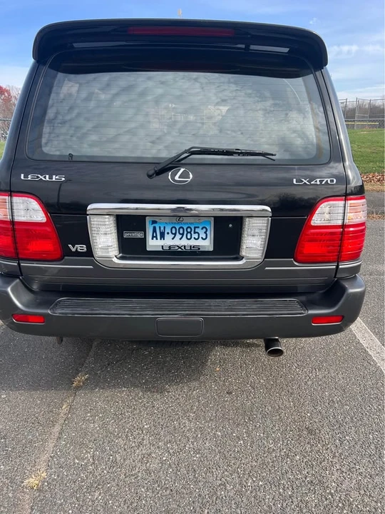 2003 Lexus LX 2nd Gen - Image 4 of 8