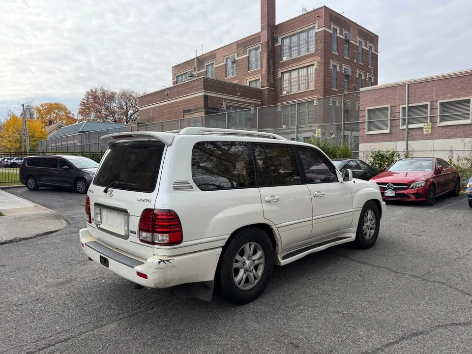 2003 Lexus LX 2nd Gen - Image 2 of 8