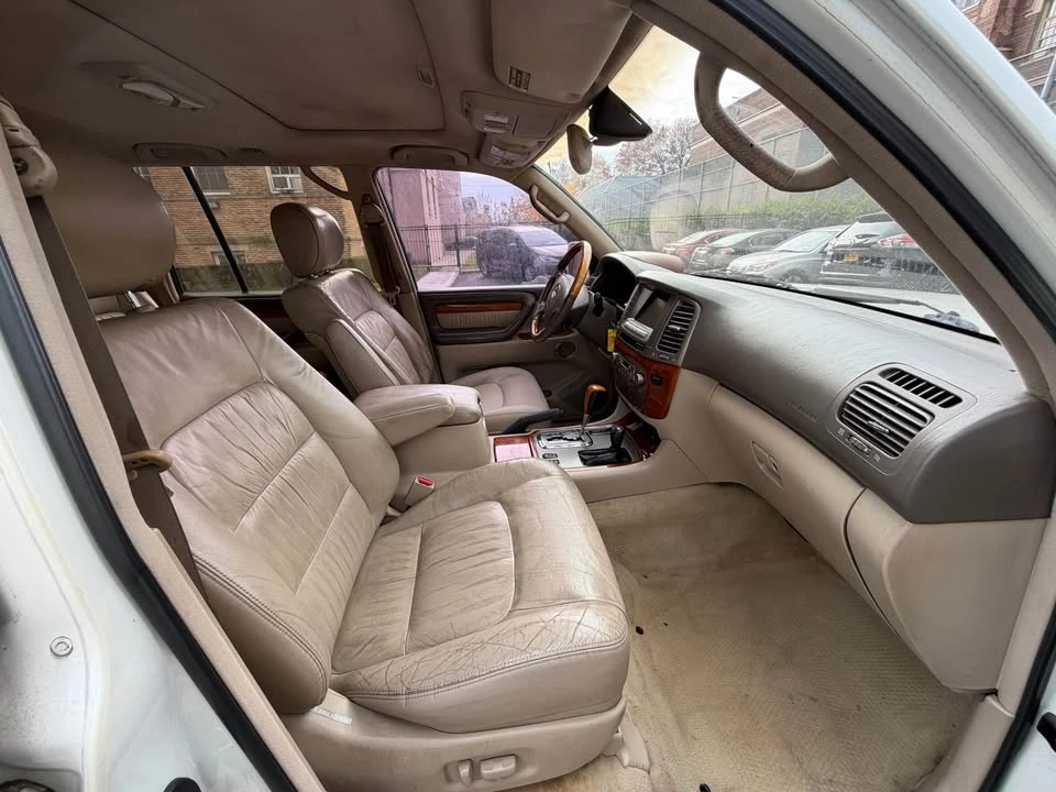 2003 Lexus LX 2nd Gen - Image 4 of 8