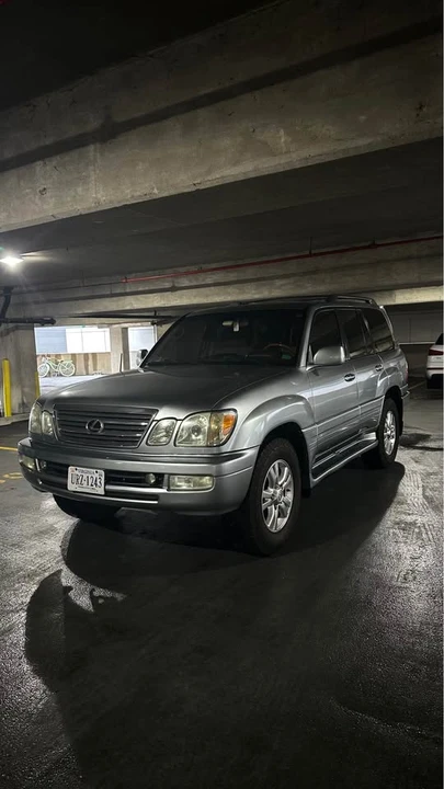 2003 Lexus LX 2nd Gen - Image 3 of 10