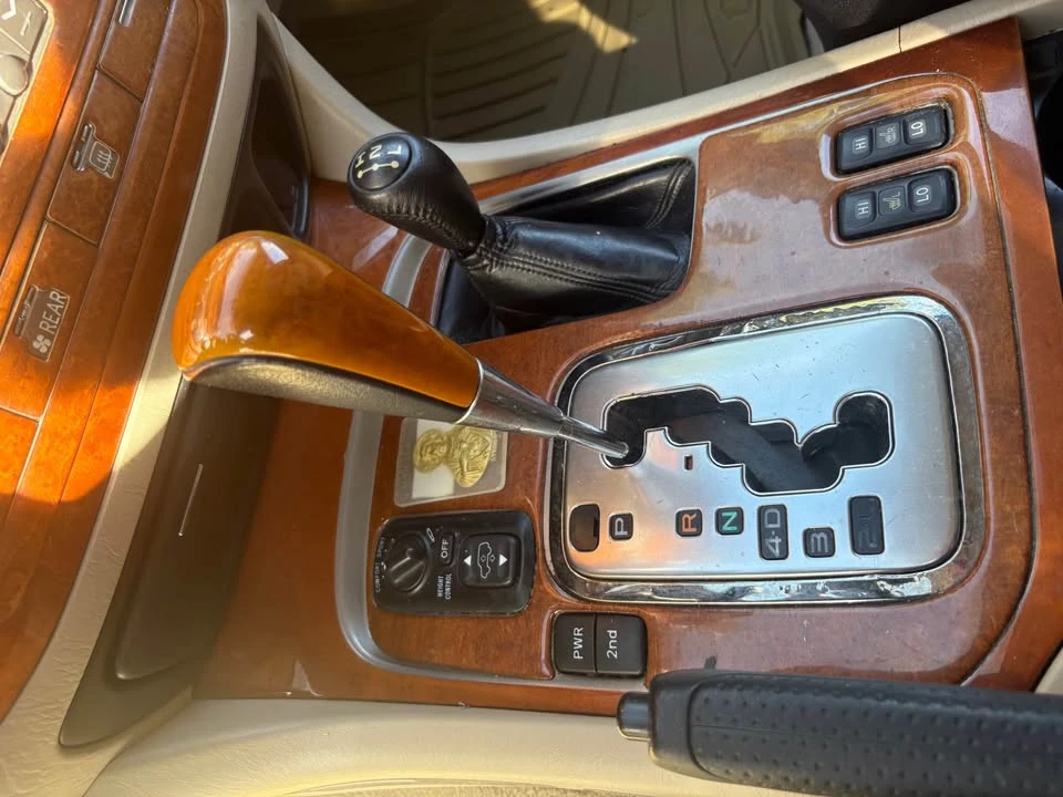 2003 Lexus LX 2nd Gen - Image 11 of 14