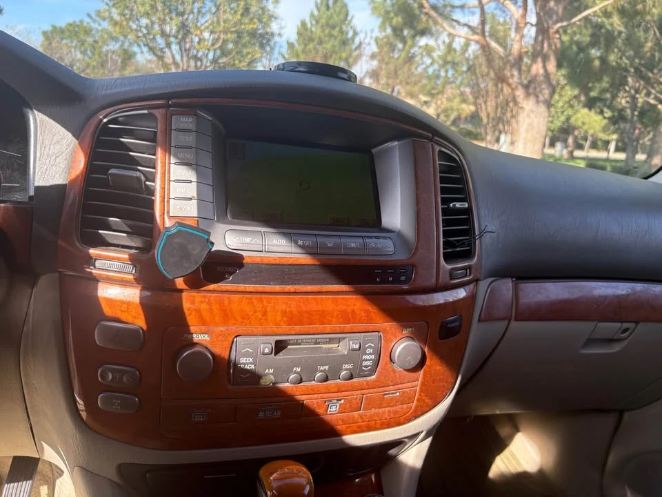 2003 Lexus LX 2nd Gen - Image 12 of 14