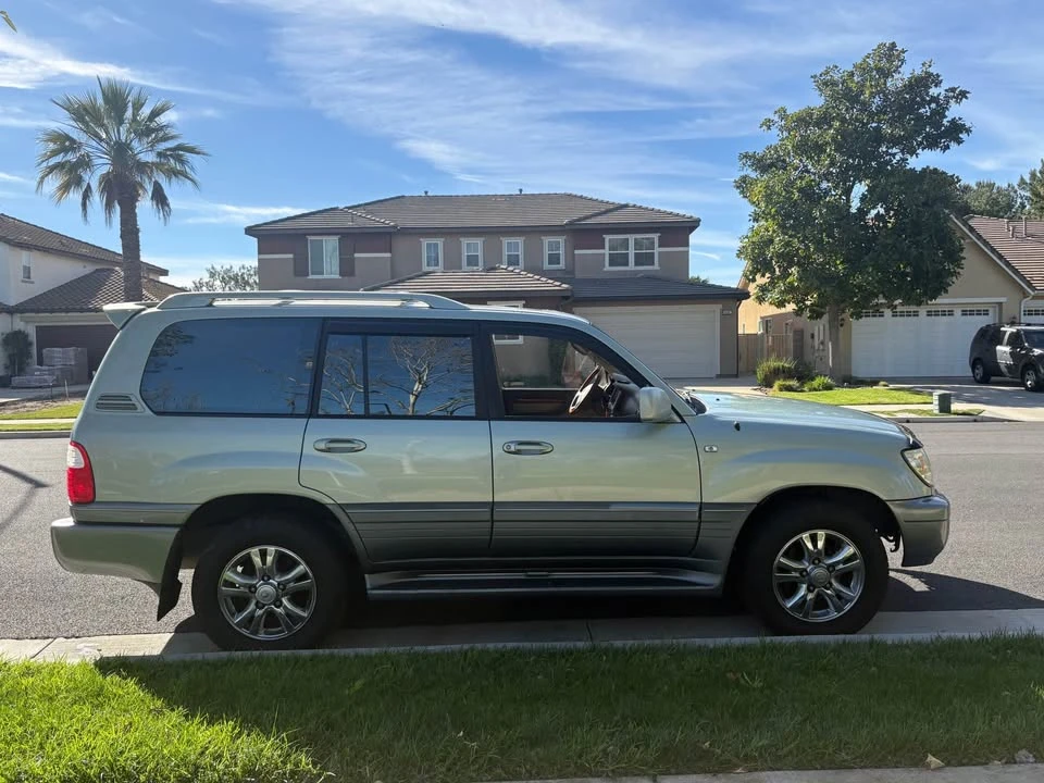 2003 Lexus LX 2nd Gen - Image 6 of 14
