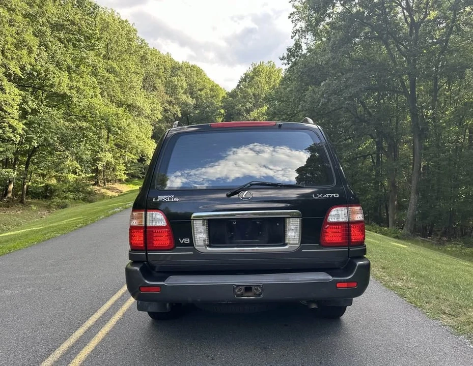 2003 Lexus LX 2nd Gen - Image 5 of 10