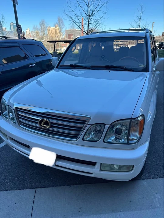 2003 Lexus LX 2nd Gen - Image 4 of 7
