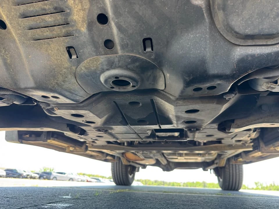 2003 Lexus LX 2nd Gen - Image 17 of 17