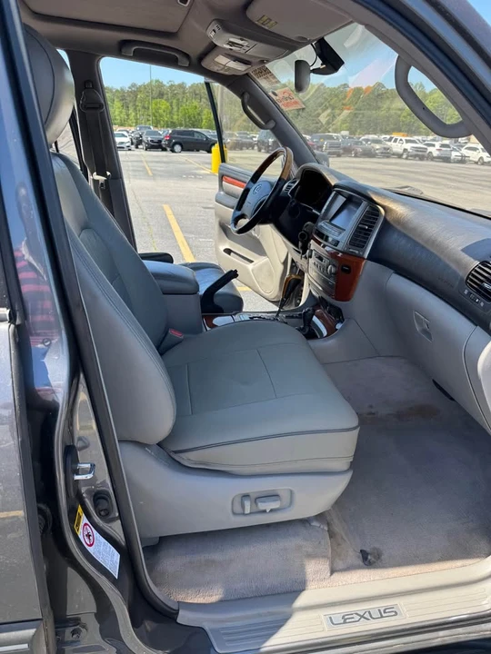 2003 Lexus LX 2nd Gen - Image 12 of 17